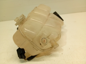 VOLVO V40 (2012–2019) Coolant reservoir 31338764 - 3