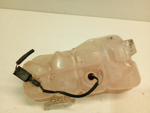 VOLVO V40 (2012–2019) Coolant reservoir 31338764 - 4