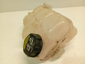 VOLVO V40 (2012–2019) Coolant reservoir 31338764 - 5