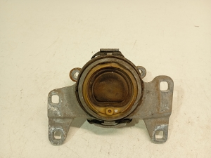 VOLVO V40 (2012–2019) Engine mount 326F09 - 2