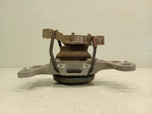 VOLVO V40 (2012–2019) Engine mount 326F09 - 5