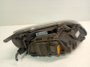 VOLVO V40 (2012–2019) Headlight 31420009 - 6