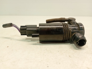 VOLVO V40 (2012–2019) Front windshield washer pump 1026810001 - 2