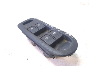 RENAULT Megane II (2002–2009) Front door glass switch 156018070 - 2