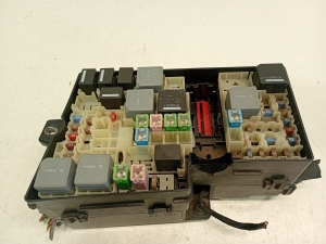 VOLVO V40 (2012–2019) Fuse boxes - 4