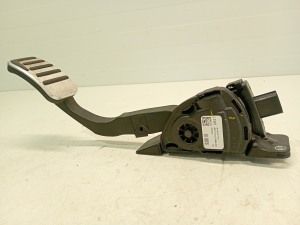 VOLVO V40 (2012–2019) Accelerator pedal 31341777 - 2