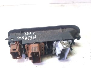RENAULT Megane II (2002–2009) Front door glass switch 156018070 - 3