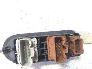 RENAULT Megane II (2002–2009) Front door glass switch 156018070 - 5