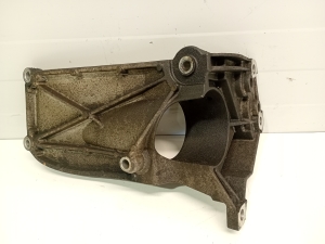 VOLVO V40 (2012–2019) Getriebehalter 31370633 - 4