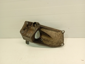 VOLVO V40 (2012–2019) Getriebehalter 31370633 - 5