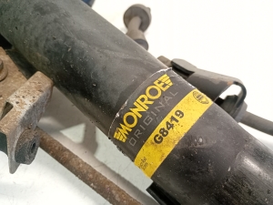 VOLVO V40 (2012–2019) Front shock absorber and its components G8419 - 4