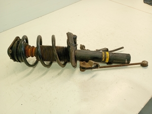 VOLVO V40 (2012–2019) Front shock absorber and its components G8419 - 5