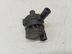 Auxiliary water pump - A2118350364