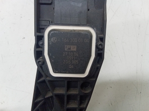 Mercedes Benz R-Class 251 (2006–2017) Gaspedal A1643000104 - 5