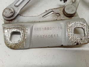Mercedes Benz R-Class 251 (2006–2017) Hood hinge A251880022 - 3