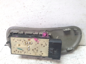 Chrysler Voyager IV (2001–2007) Front door glass switch 11006B - 2