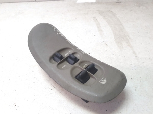 Chrysler Voyager IV (2001–2007) Front door glass switch 11006B - 4