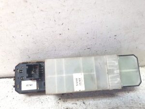 Suzuki Vitara ET (1988–2006) Front door glass switch 2574T - 2