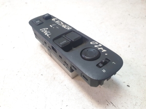 Suzuki Vitara ET (1988–2006) Front door glass switch 2574T - 3