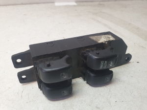Hyundai Santa Fe (2000–2006) Priekšējo durvju stikla slēdzis 9357026000 - 5