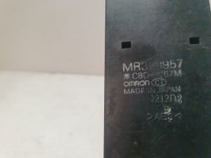 Mitsubishi Pajero III (1999–2006) Front door glass switch MR329957 - 5