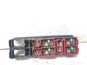 VOLVO V40 (1995–2004) Front door glass switch 30815230 - 3