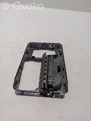 Mazda cx-60 I (2022–2026) Ātrumkārbas sviras apdare KBB464341 - 3