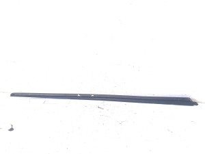 Windshield pillar outer molding - 4G8854328