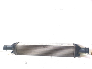 Vahejahuti radiaator - 8K0145805E