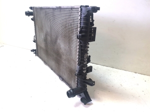 AUDI A7 (2010–2018) Cooling radiator 8K0121251H - 3