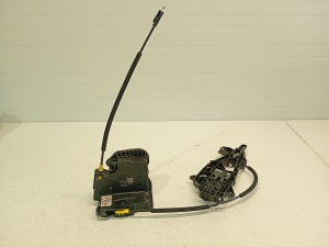 Rear side door lock - 13598377