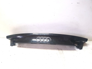 Trunk lid molding - 4G8827086