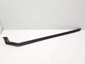 Kia Niro EX (2022–2026) Windshield pillar outer molding - 2