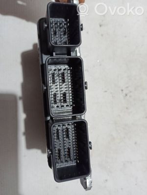 RENAULT Clio V (2019–2026) Engine control unit 237105990S - 2