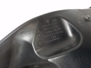 Porsche Cayenne (2010–2017) Sonstiges Teil unter der Motorhaube 7P5819511F - 2