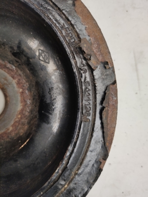 Mercedes Benz A-Class 176 (2012–2018) Crankshaft pulley E111126A - 3