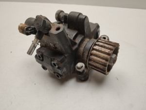 Mercedes Benz A-Class 176 (2012–2018) Fuel pump A2C89877300 - 4