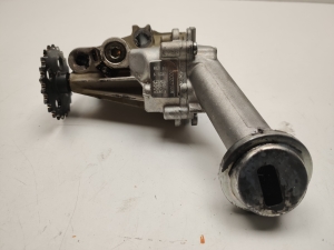Mercedes Benz A-Class 176 (2012–2018) Õlipump 150003395R - 2