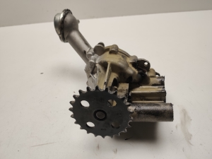 Mercedes Benz A-Class 176 (2012–2018) Õlipump 150003395R - 5