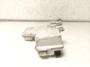 Opel Vivaro B (2014–2019) Front washer fluid reservoir 289105773R - 2