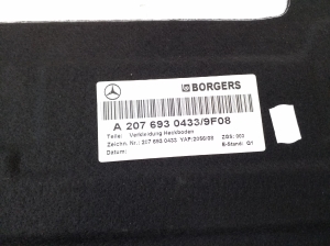 Mercedes Benz E-Class W207 (2009–2017) Trunk interior trim A2076930433 - 3