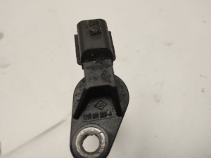 Mercedes Benz A-Class 176 (2012–2018) Crankshaft position sensor 8200885209 - 2
