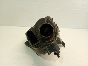 Opel Astra K (2015–2021) Õhufiltri korpus ja selle osad 42627430 - 5