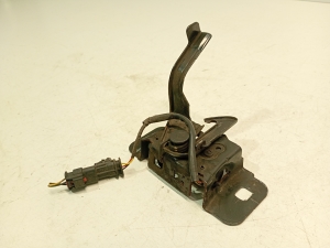 Opel Astra K (2015–2021) Hood latch 39118536 - 2