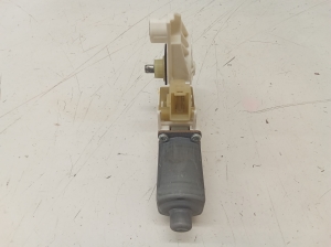 Mercedes Benz R-Class 251 (2006–2017) Front door window regulator motor A2518200842 - 3
