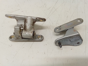 Mercedes Benz R-Class 251 (2006–2017) Front door lower hinge RE48Z - 3