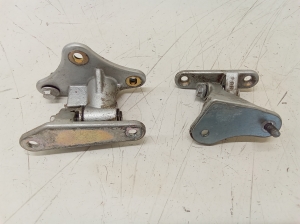 Front door top hinge - LI46G