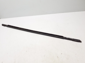 Polestar 2 II (2021–2026) Esiukse klaasi välimine liist 31108675 - 2