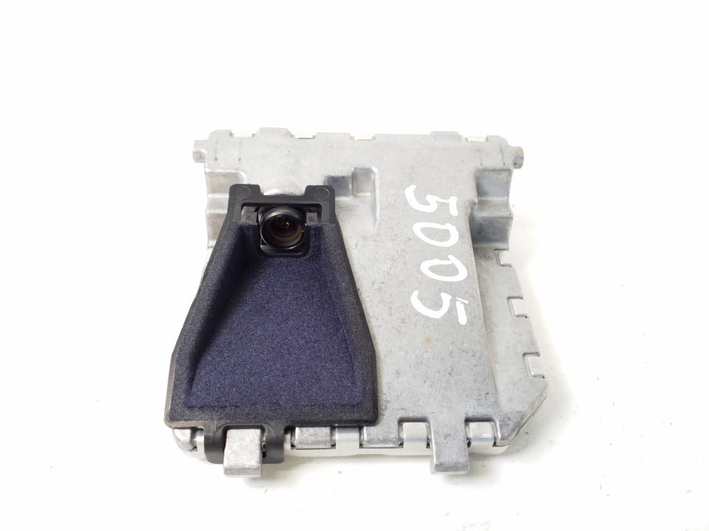 Mercedes Benz E-Class W207 (2009–2017) Esikaamera A0009050338 Mercedes Benz E-Class W207 (2009–2017) Esikaamera A0009050338