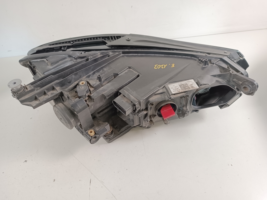 Volkswagen Passat B8 (2014–2023) Esituli 3G1941081G Volkswagen Passat B8 (2014–2023) Esituli 3G1941081G